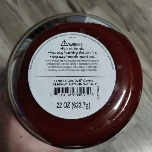 22 oz Yankee Candle - Autumn Wreath - Picture 2 of 3